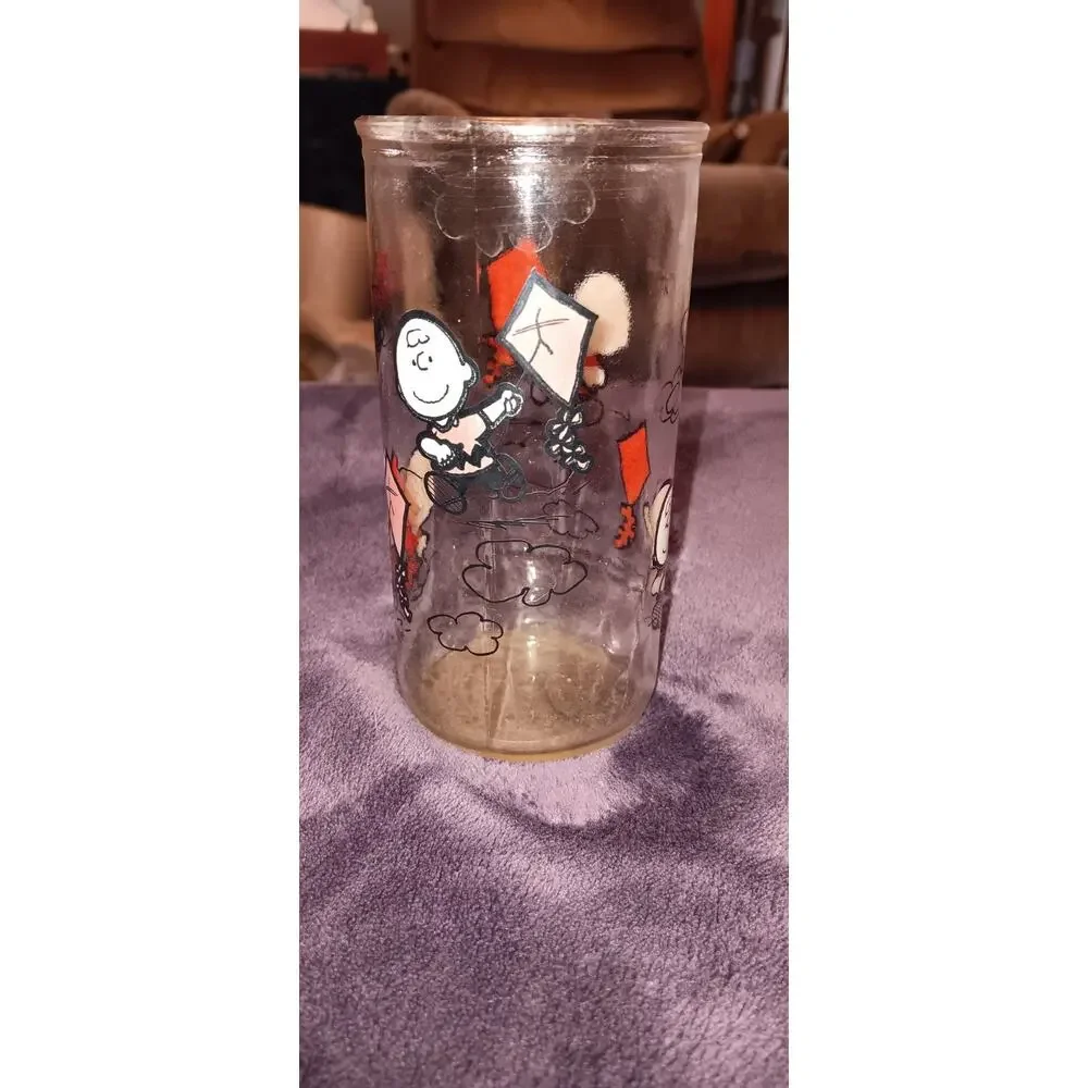 Vintage Promotional Glass Charlie Brown Flying Kite 1950 Snoopy Peanuts